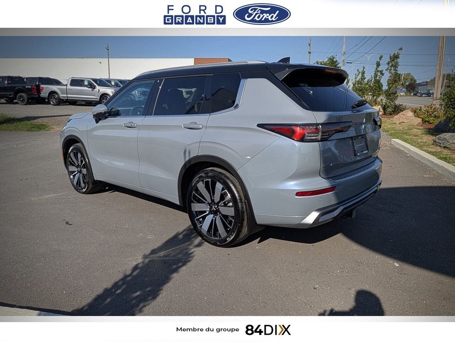 2025 Mitsubishi Outlander Blue