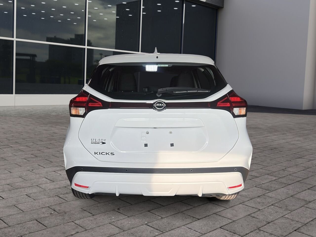 Nissan Kicks S TA 2024 Blanc Québec - photo #2
