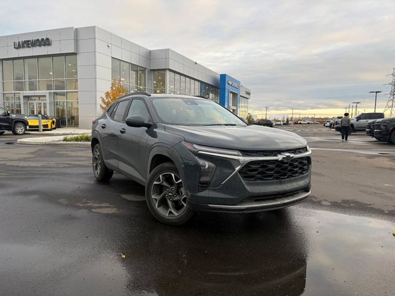 2025 Chevrolet Trax FWD 4dr LT Grey Sherwood Park - photo #1