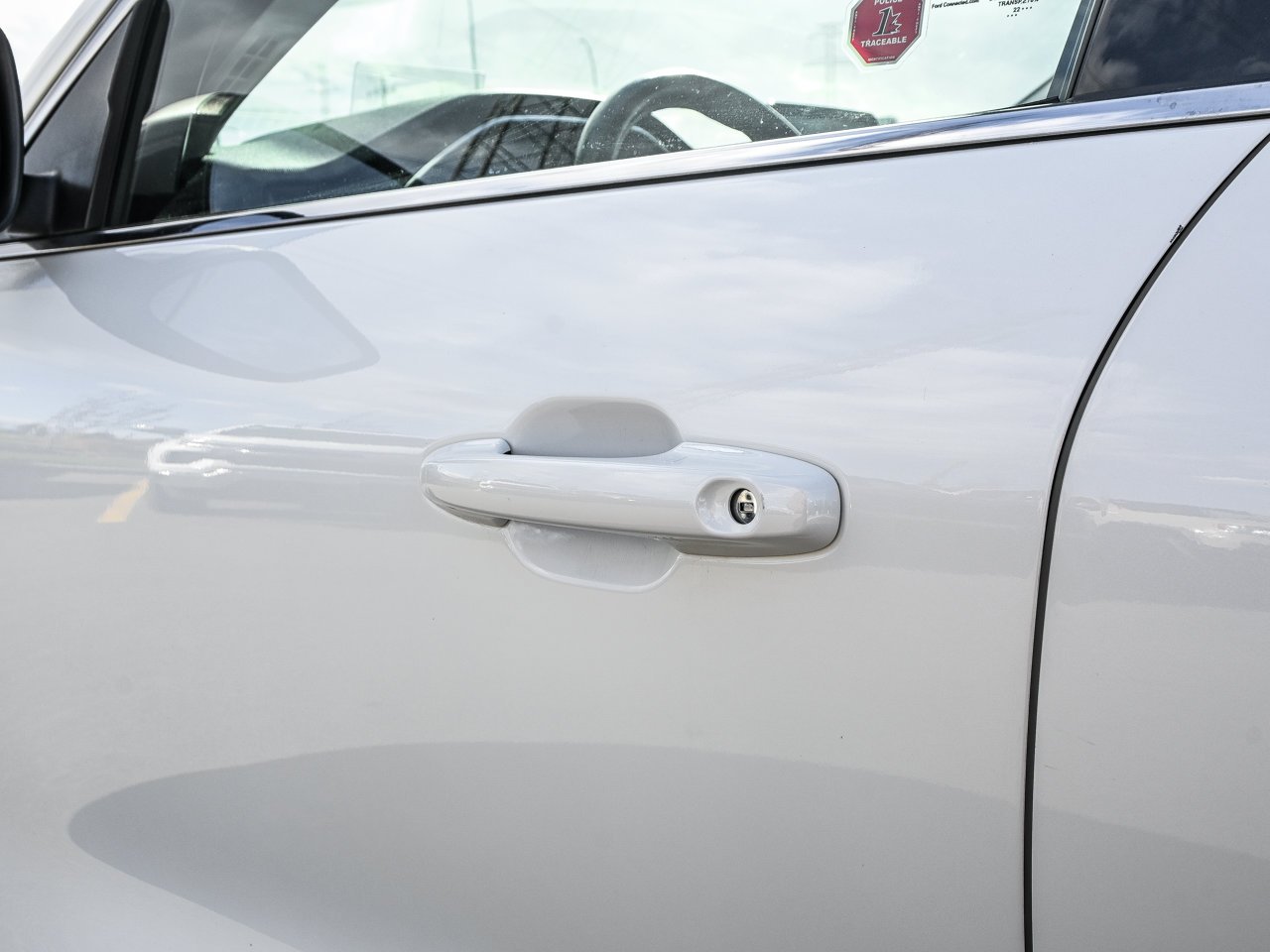 2022 Ford Escape Titanium Plug-In Hybrid FWD White Sherwood Park - photo #7
