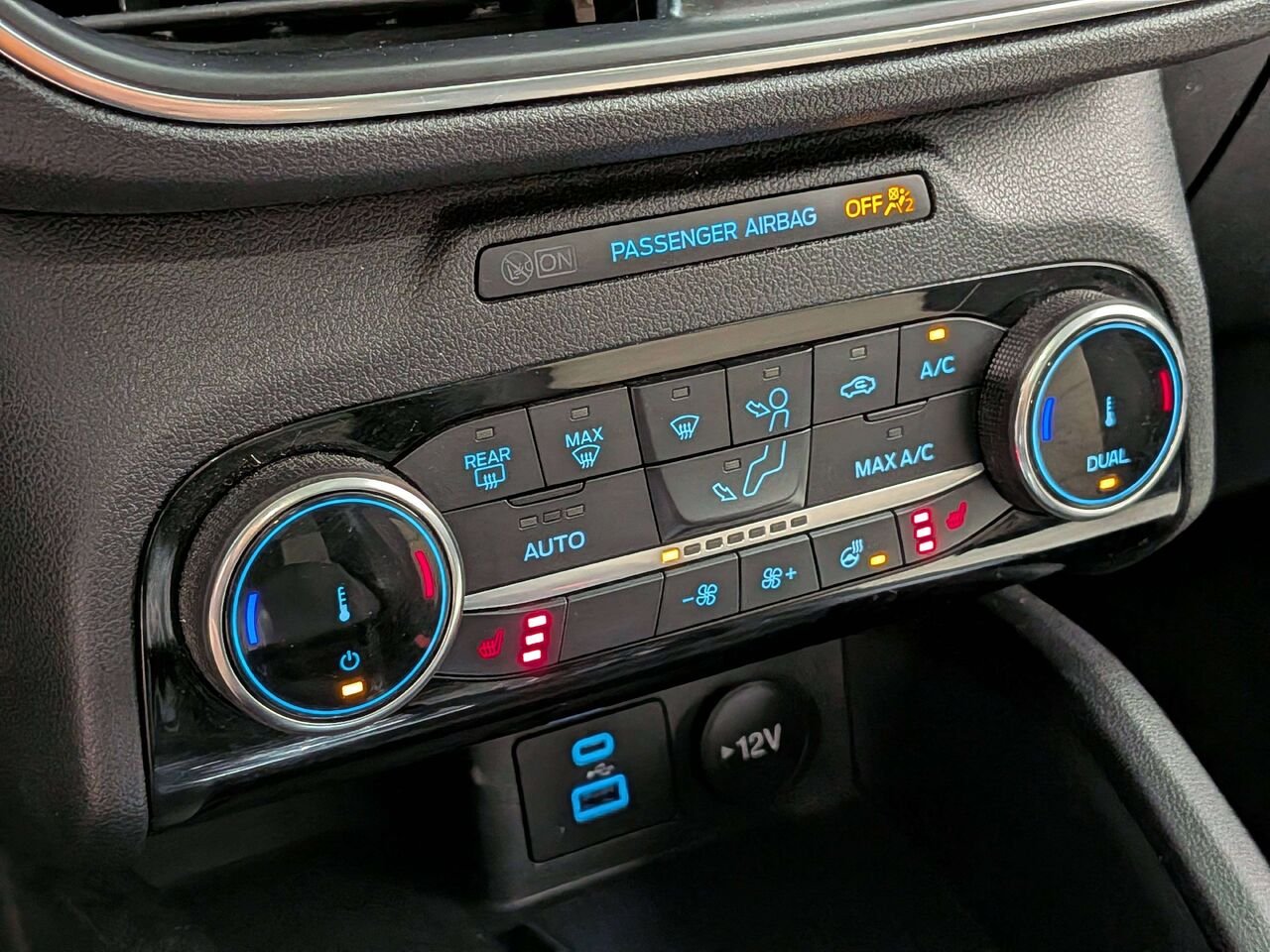 2022 Ford Escape Titanium Plug-In Hybrid FWD Grey Val-David - photo #26