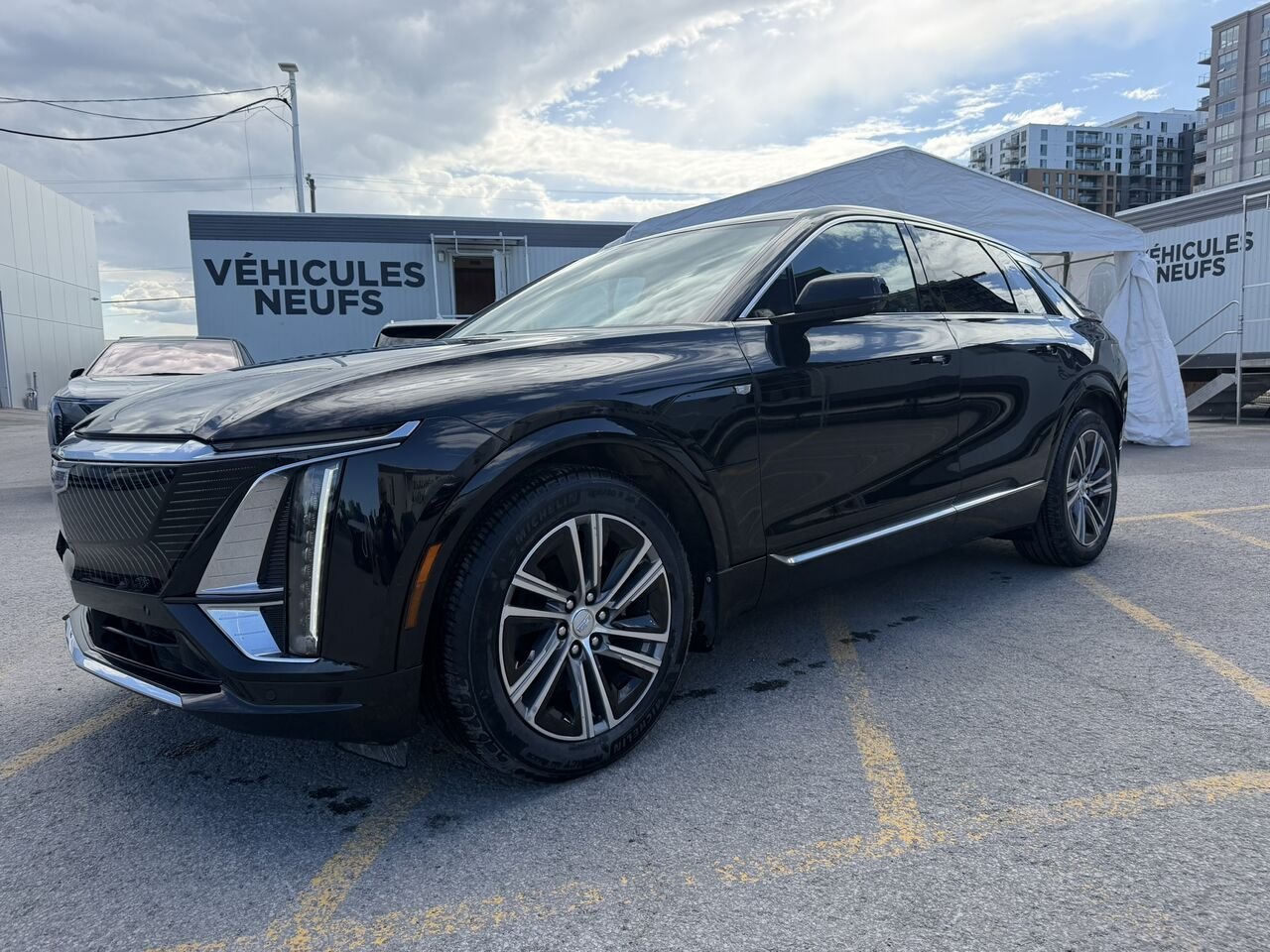 2024 Cadillac LYRIQ LUXURY AWD FINANCEMENT À PARTIR DE 0.99% Black Laval - photo #0