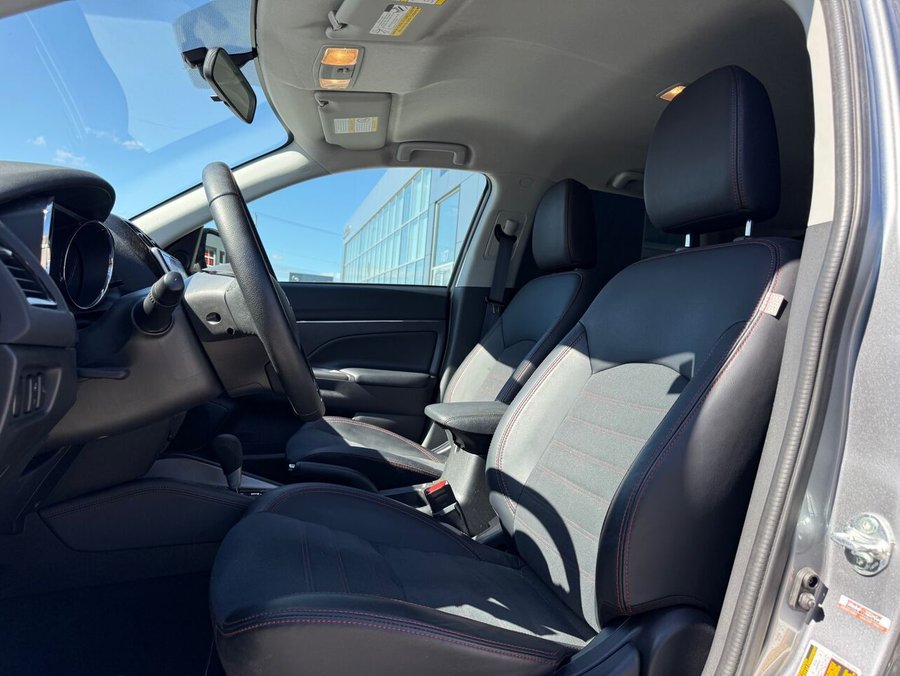Mitsubishi RVR SE AWC 2024 Gris