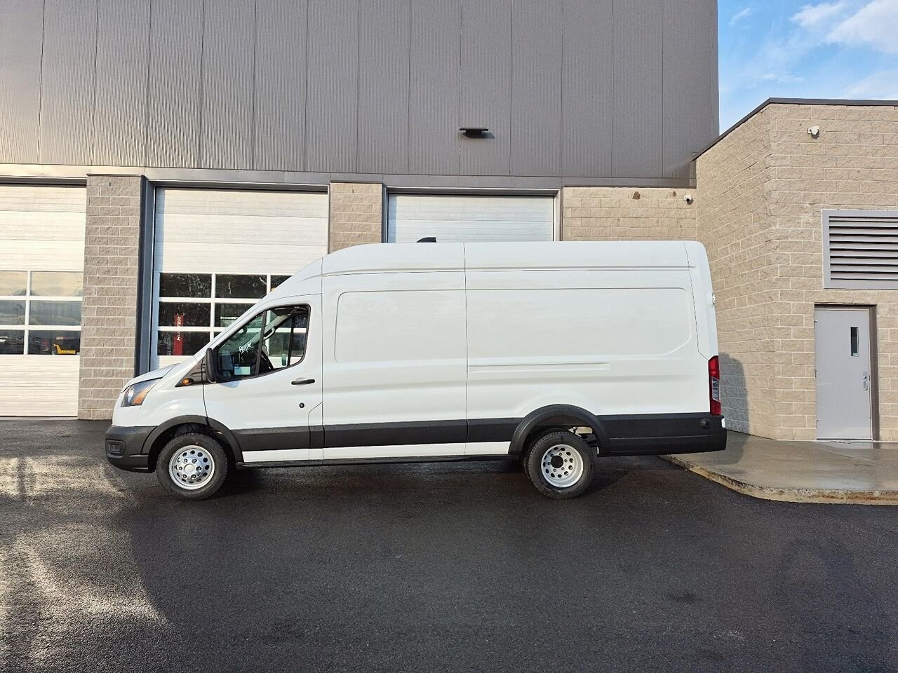 Ford Transit fourgon utilitaire 27027 | BASE 2027 Blanc Oxford Saint-Jérôme - photo #9