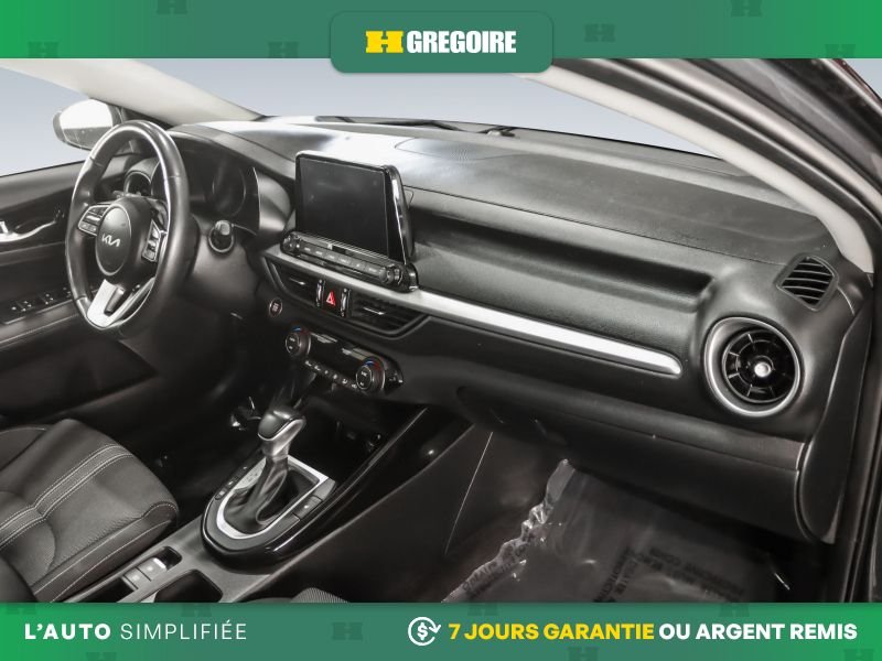 2024 Kia Forte Grey Blainville - photo #30