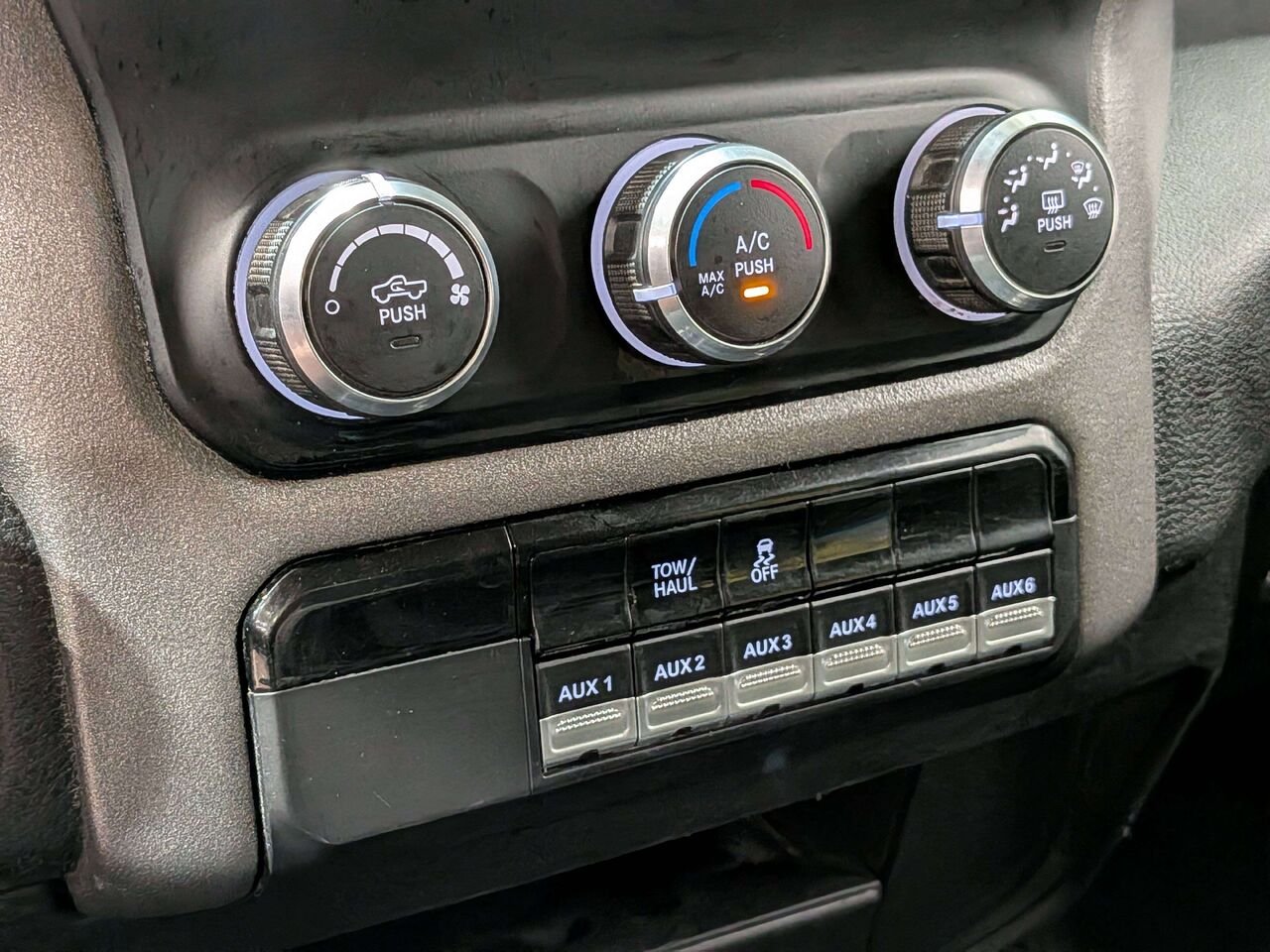 Ram 2500 Tradesman 4x4 Crew Cab 8' Box 2019 Blanc Val-David - photo #21