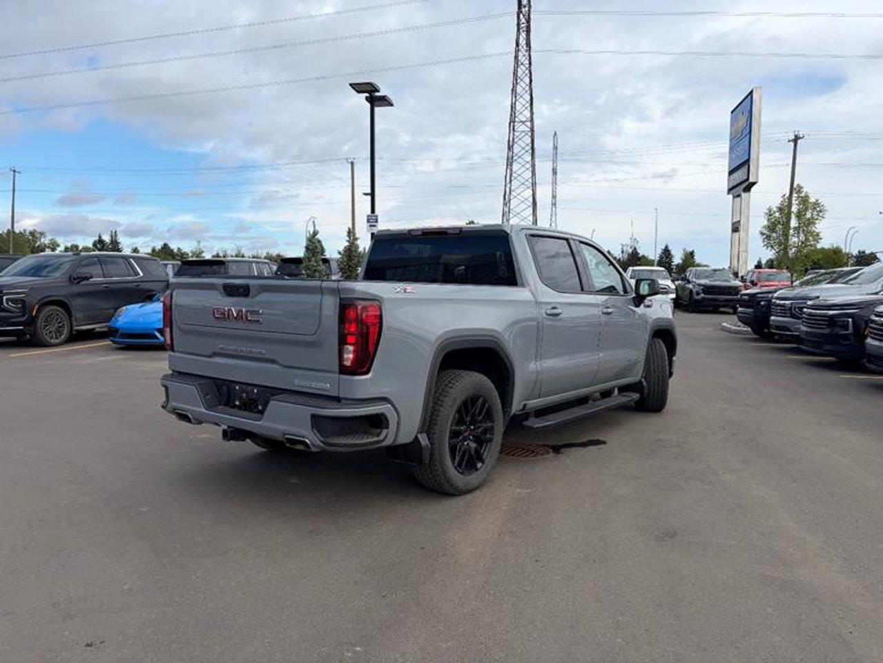 2024 GMC Sierra 1500 4WD Crew Cab 147 Elevation Grey Sherwood Park - photo #3