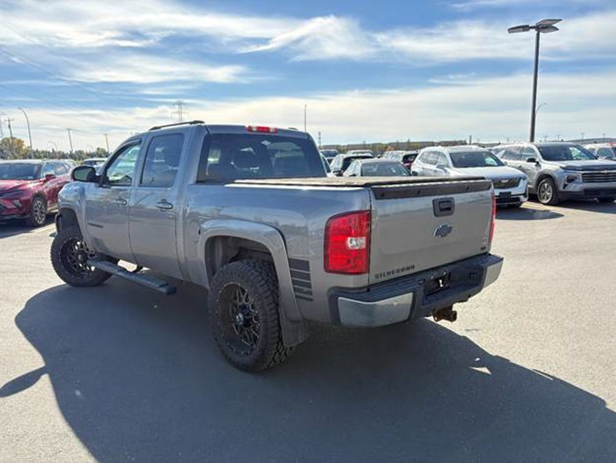 2007 Chevrolet Silverado 1500 LTZ 5.3L Vortec w/GFX Appearance | 20in XF Off-Road Wheels Grey