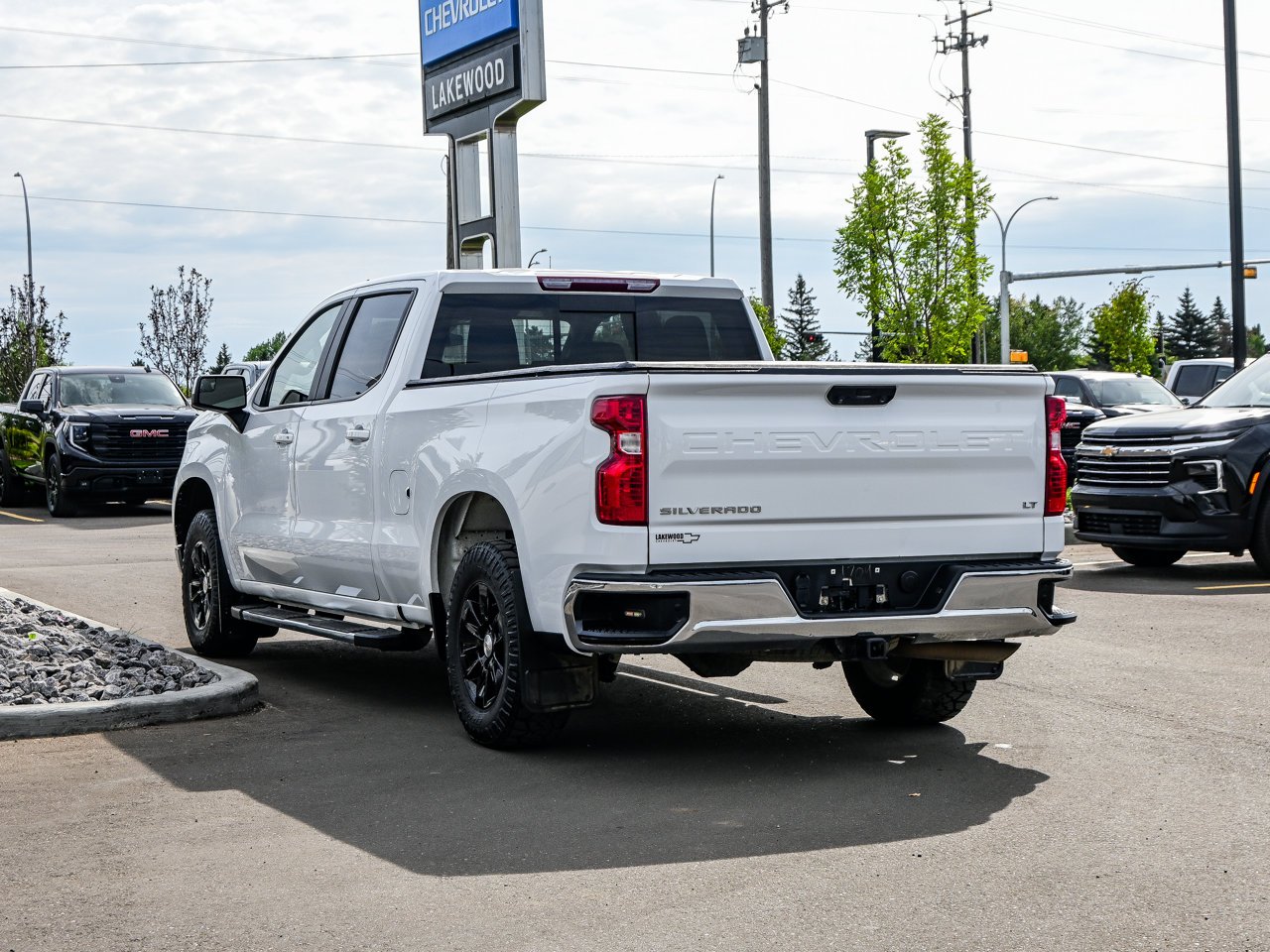 2024 Chevrolet Silverado 1500 4WD Crew Cab 147 LT White Sherwood Park - photo #10