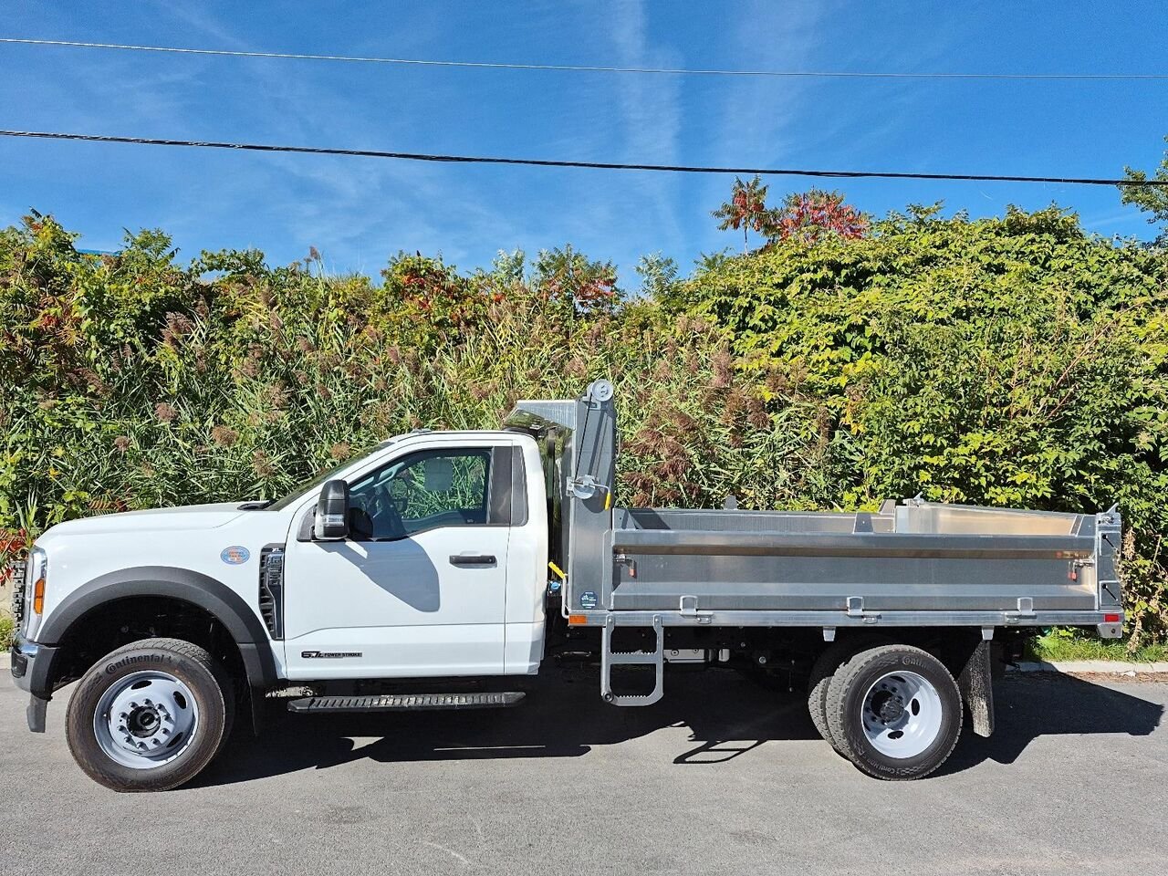 Ford Super Duty F-550 DRW 2F379 | XL 2026 Blanc Oxford Saint-Jérôme - photo #2