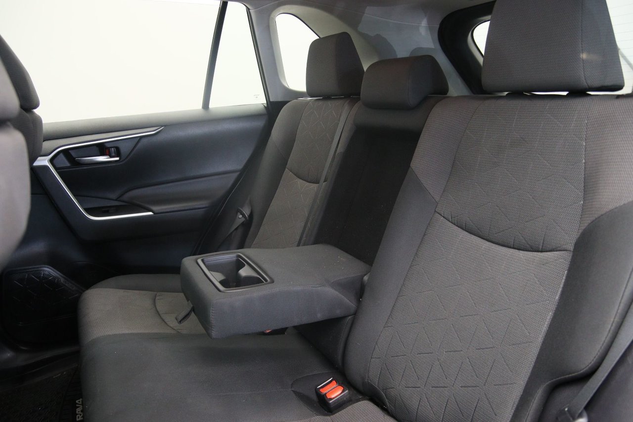 Toyota RAV4 XLE 2019 Noir Baie-Comeau - photo #6