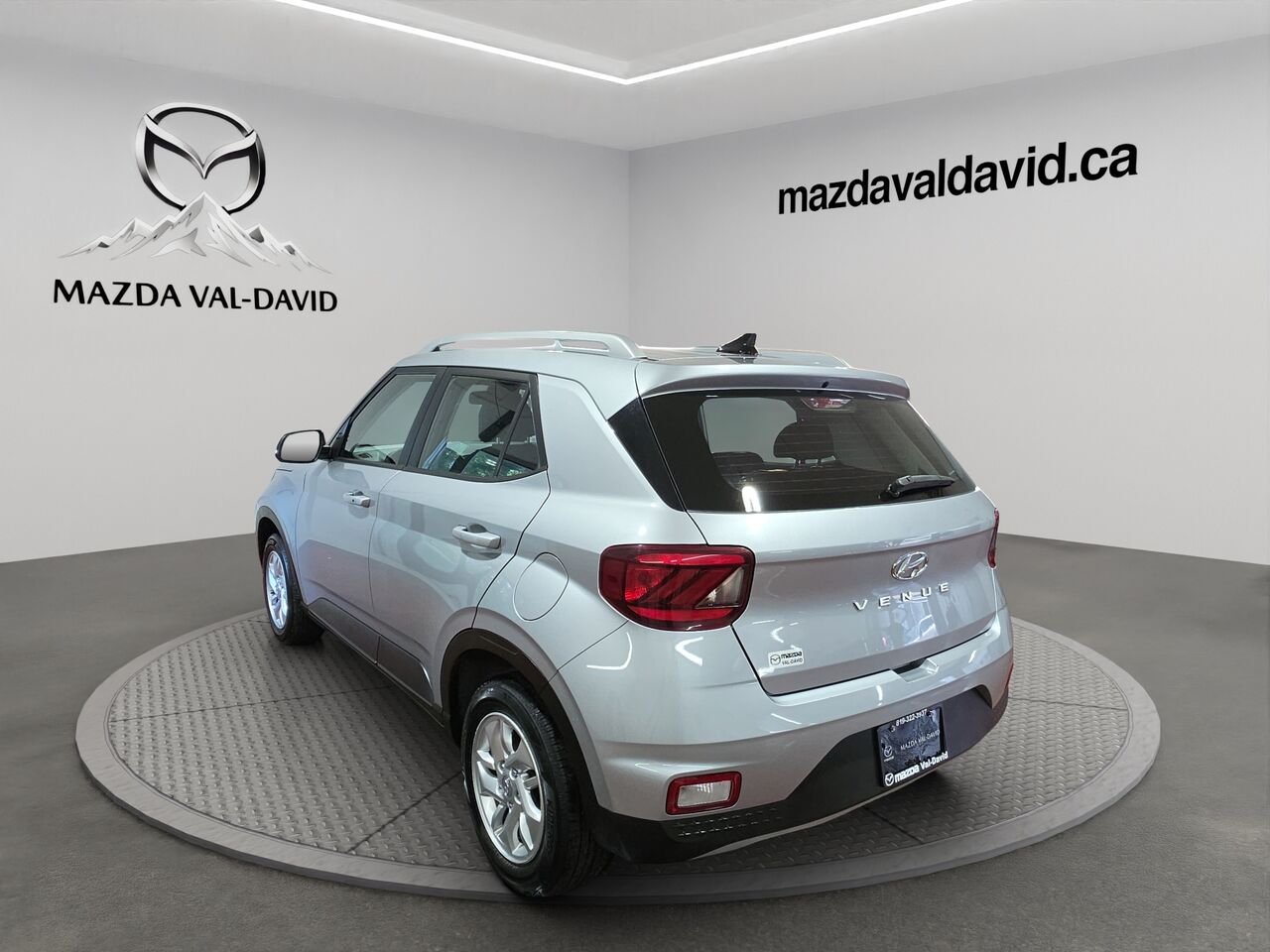 2021 Hyundai Venue Preferred IVT, volant chauffant, commande audio au volant, Apple Carplay Silver Val-David - photo #17
