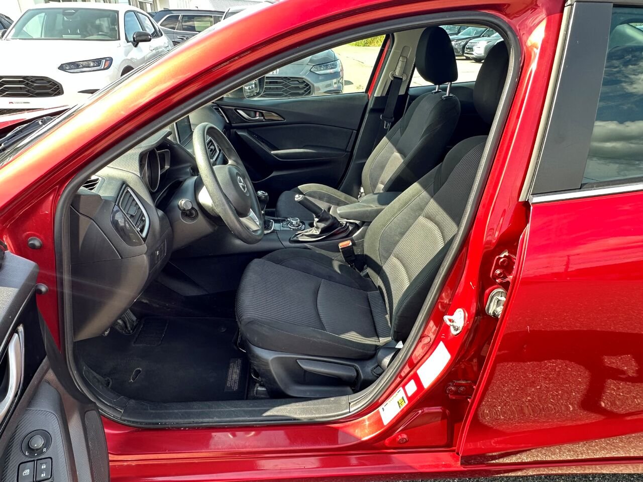 Mazda Mazda3 Berline 4 portes, boîte manuelle, GS 2015 Rouge Matane - photo #8