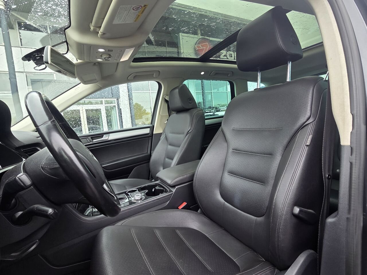 2015 Volkswagen Touareg V6 Grey Granby - photo #11