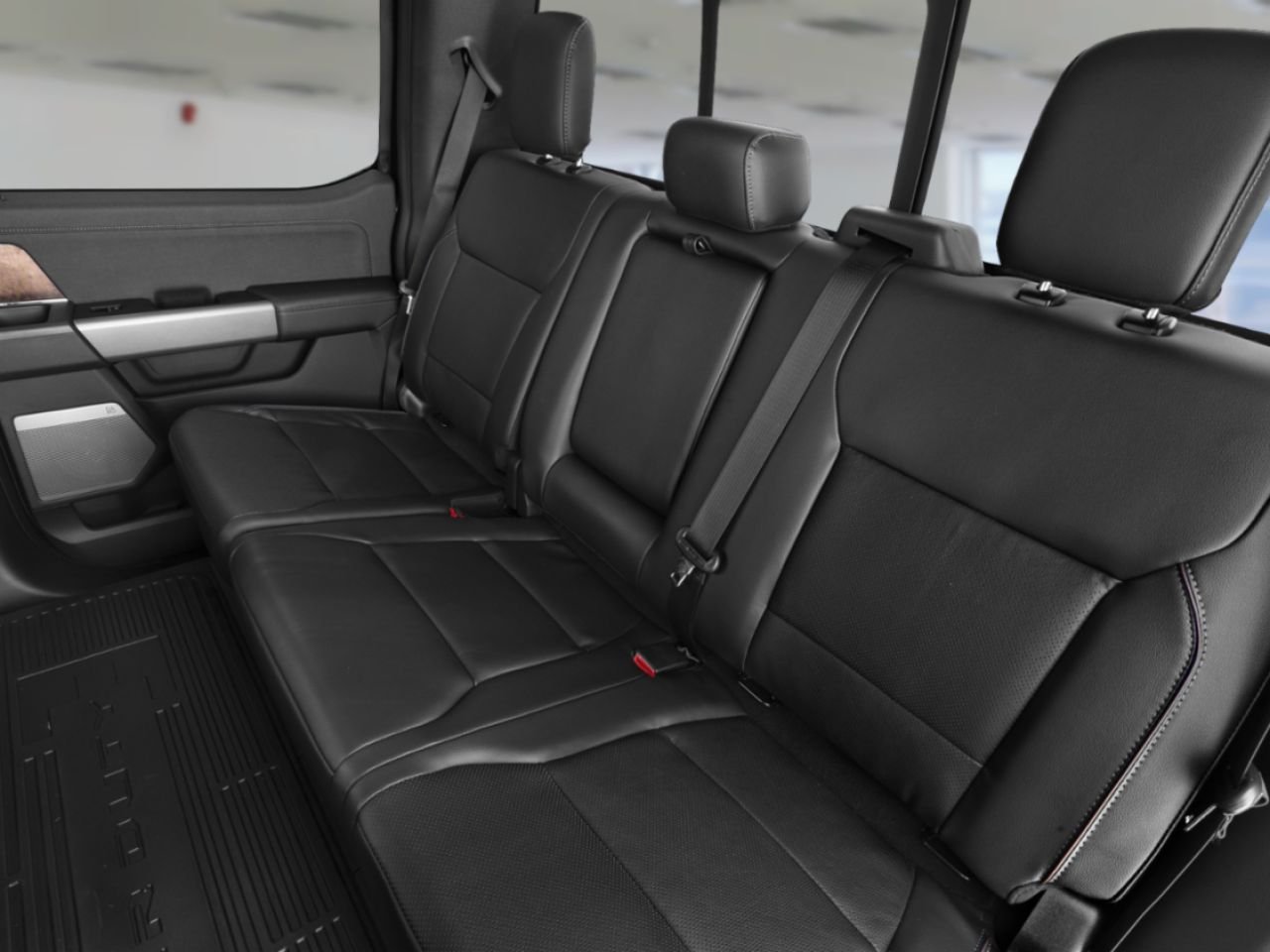 2026 Ford Super Duty F-250 SRW Star White Metallic Tri-Coat Saint-Jérôme - photo #4