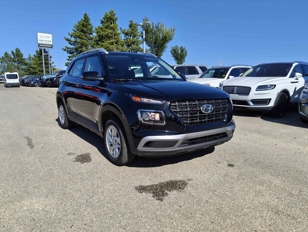 2026 Hyundai Venue Preferred IVT Black Sherwood Park - photo #2