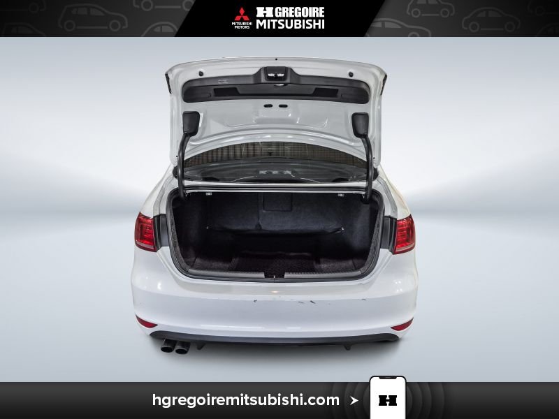 2014 Volkswagen Jetta White Laval - photo #30