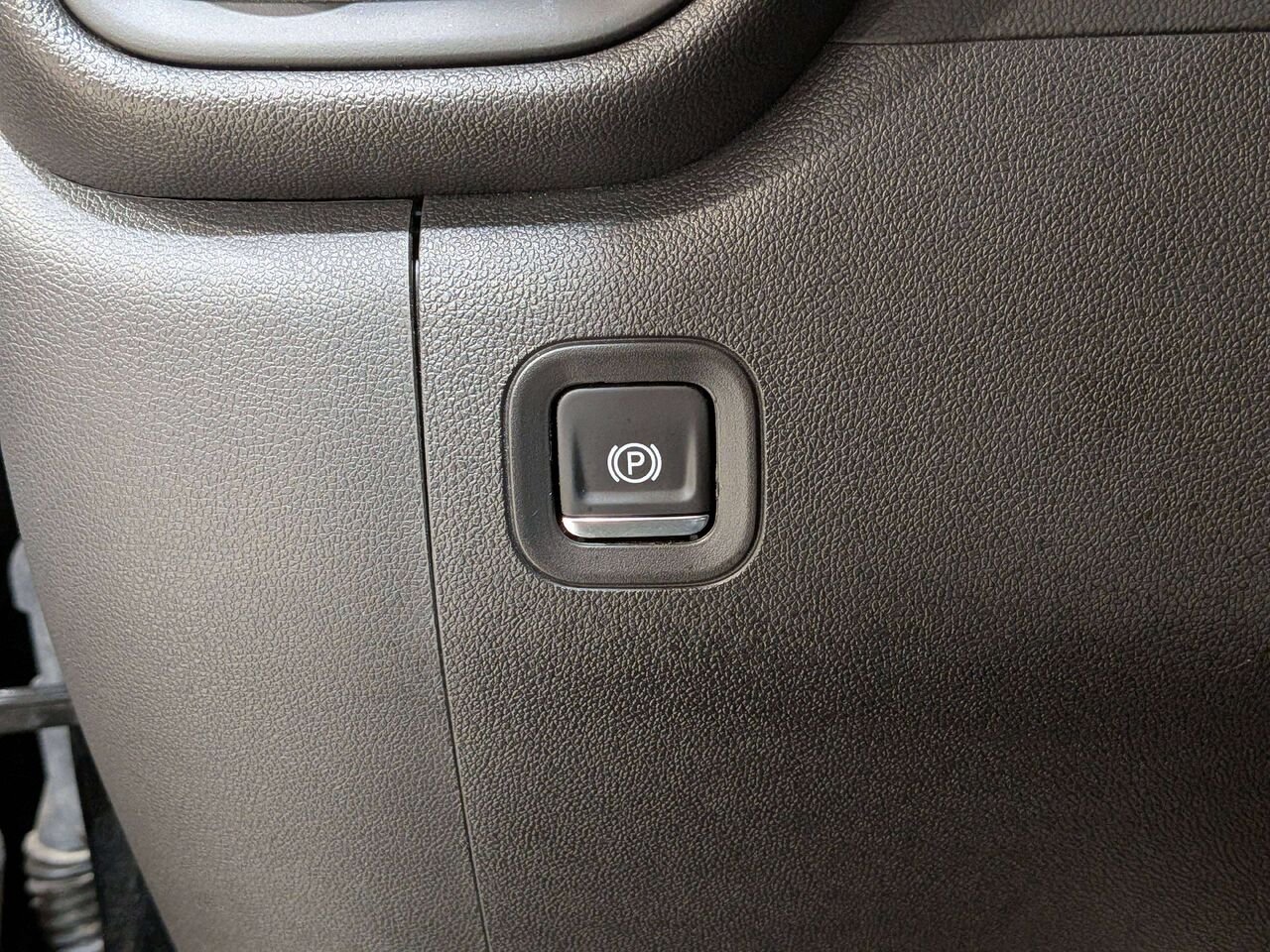 2024 GMC Sierra 1500 4WD Crew Cab 157" Pro Black Val-David - photo #30