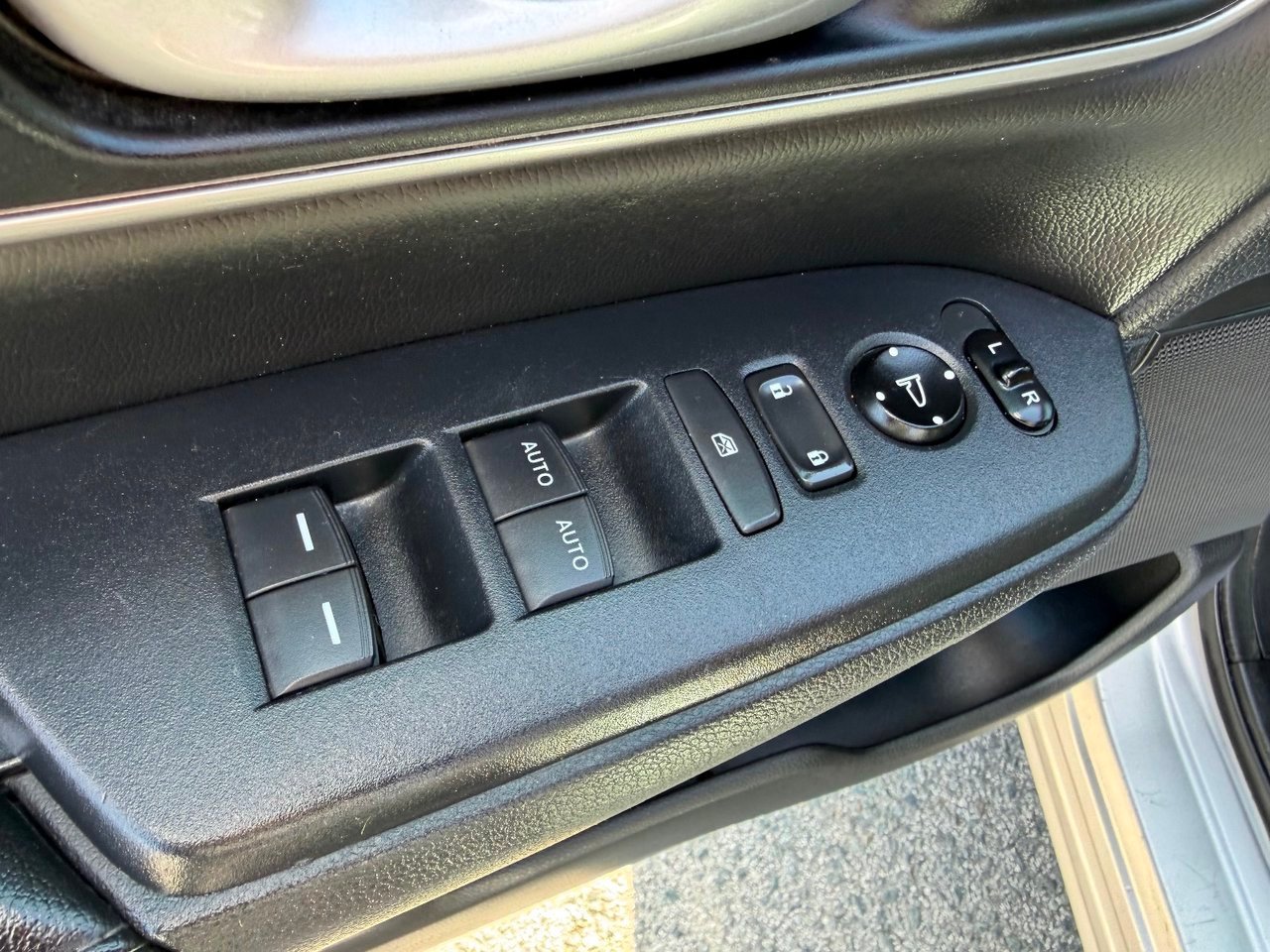 2020 Honda CR-V Silver Thetford Mines - photo #17