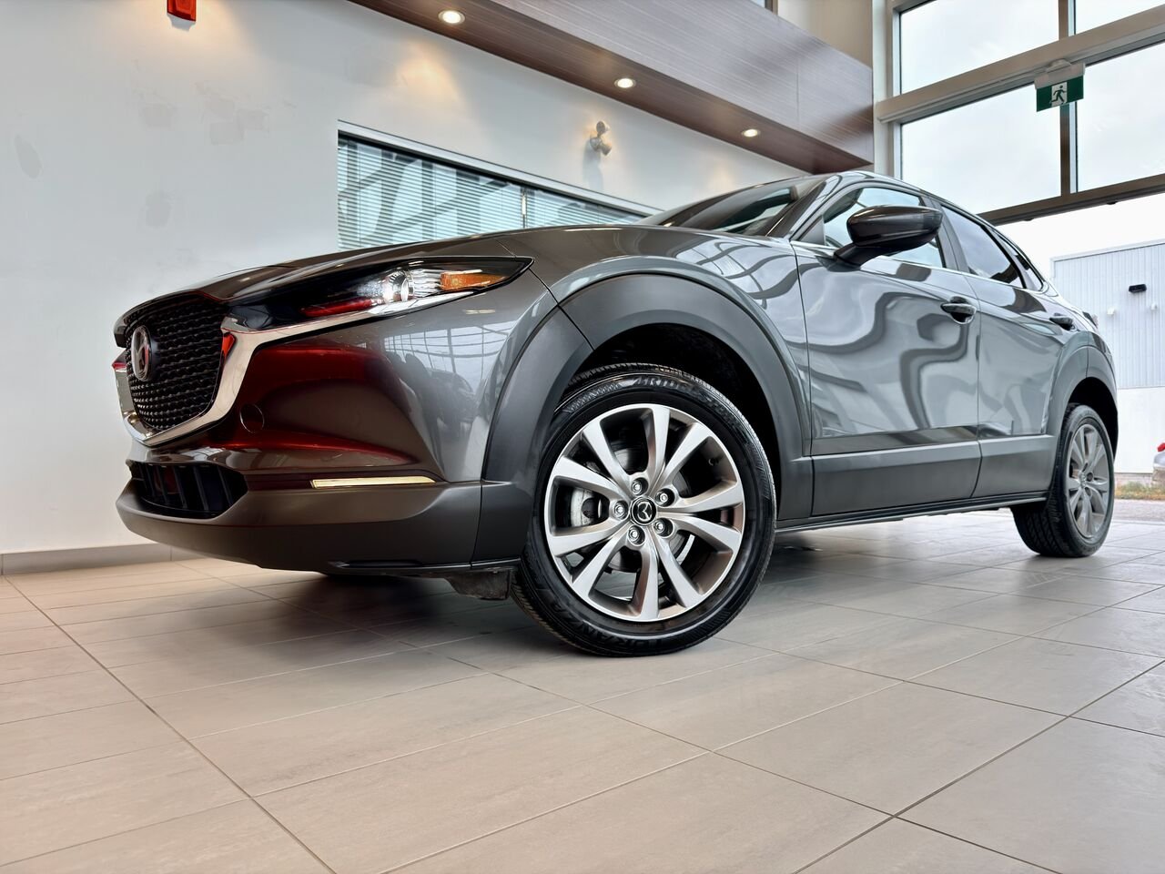 Mazda CX-30 2024 Gris Notre-Dame-des-Prairies - photo #1