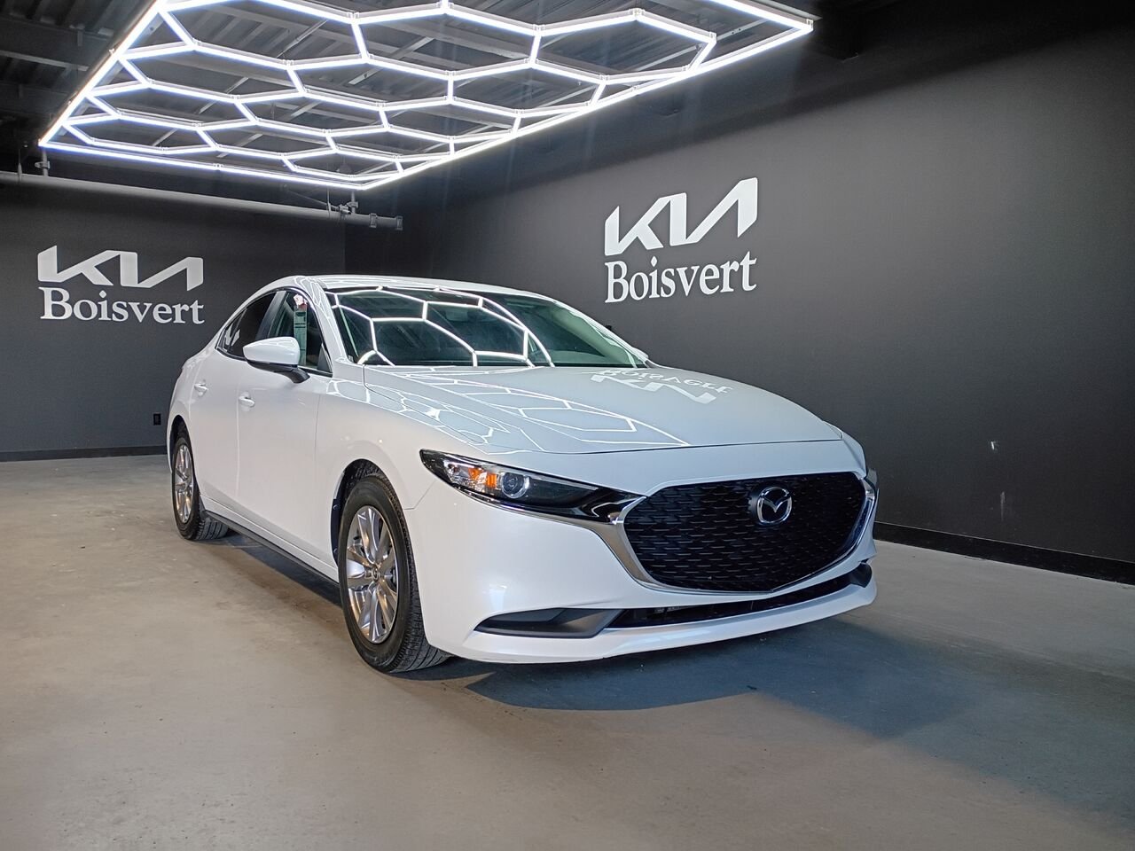 2019 Mazda Mazda3 White Blainville - photo #2