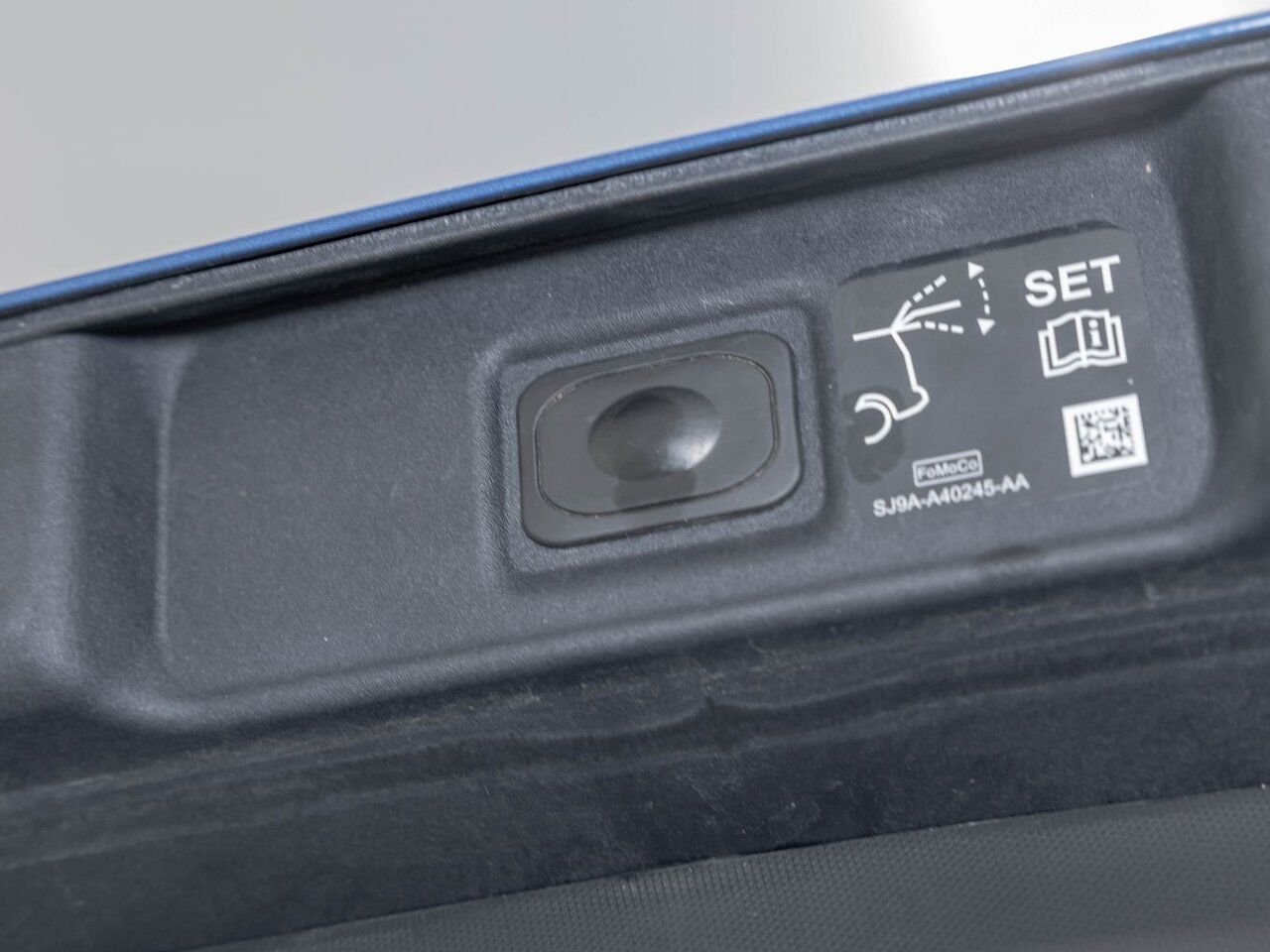 2025 Ford Mustang Mach-E PREMIER EAWD *NAV* REG ADAPT CARPLAY SIÈGES CHAUFF Blue Saint-Jérôme - photo #29