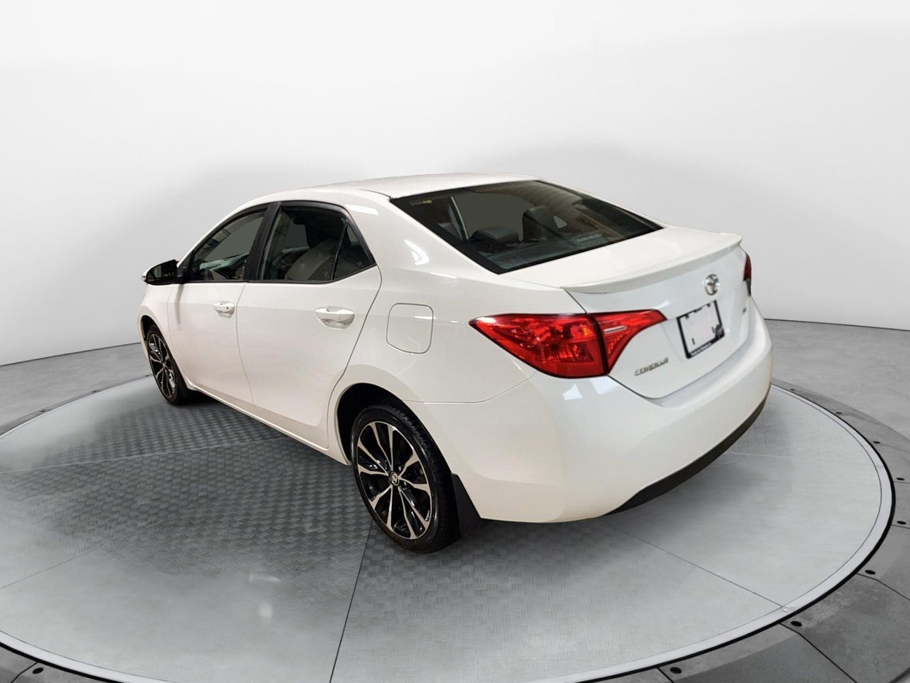 Toyota Corolla 2018 blanc Baie-Comeau - photo #2