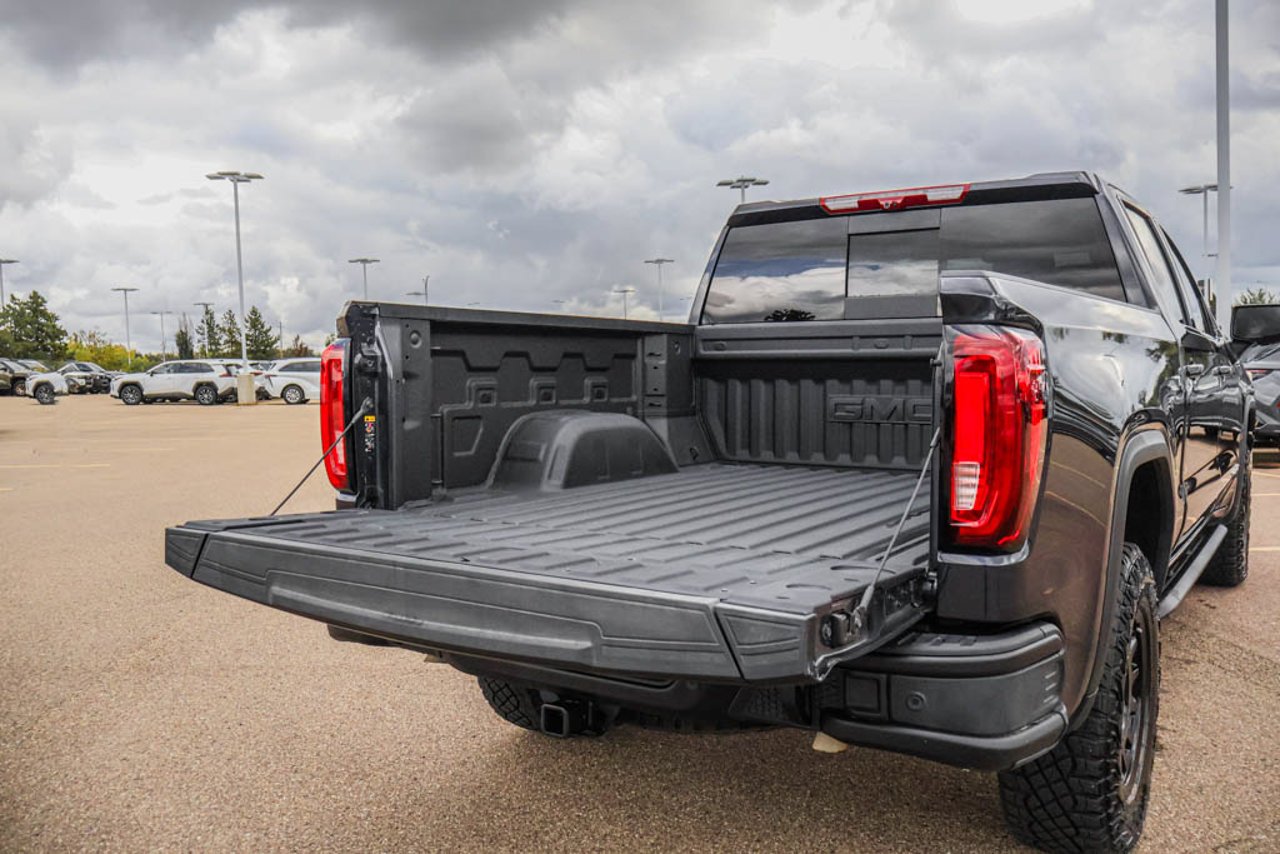 2026 GMC Sierra 1500 4WD Crew Cab 147 AT4X Grey Sherwood Park - photo #7