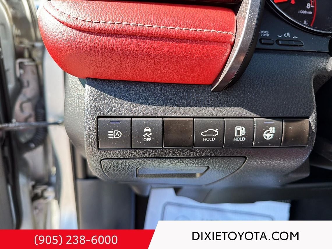 2023 Toyota Camry Power Sunroof, Leather Interior, Heated Seats, Alloy Wheels, Heated Steering Wheel, Bluetooth Celestial Silver Metallic With Black Roof Mississauga - photo #23