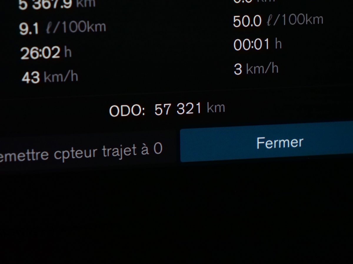 Volvo XC60 ULTIMATE BRIGHT THEME 2023 Noir Montréal - photo #10