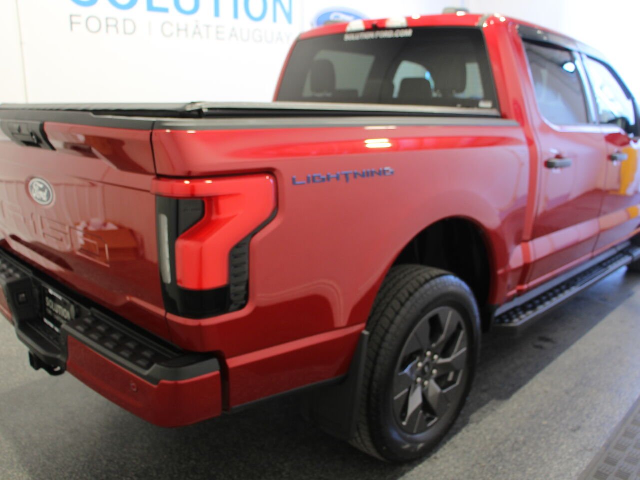 Ford F-150 Lightning XLT F150 LIGHTNING XLT 2024 Rouge Châteauguay - photo #3