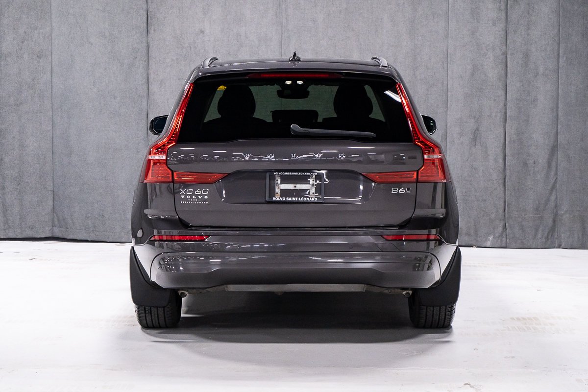 2022 Volvo XC60 B6 MOMENTUM PREMIUM CLIMAT HARMAN KARDON Grey Montreal - photo #4