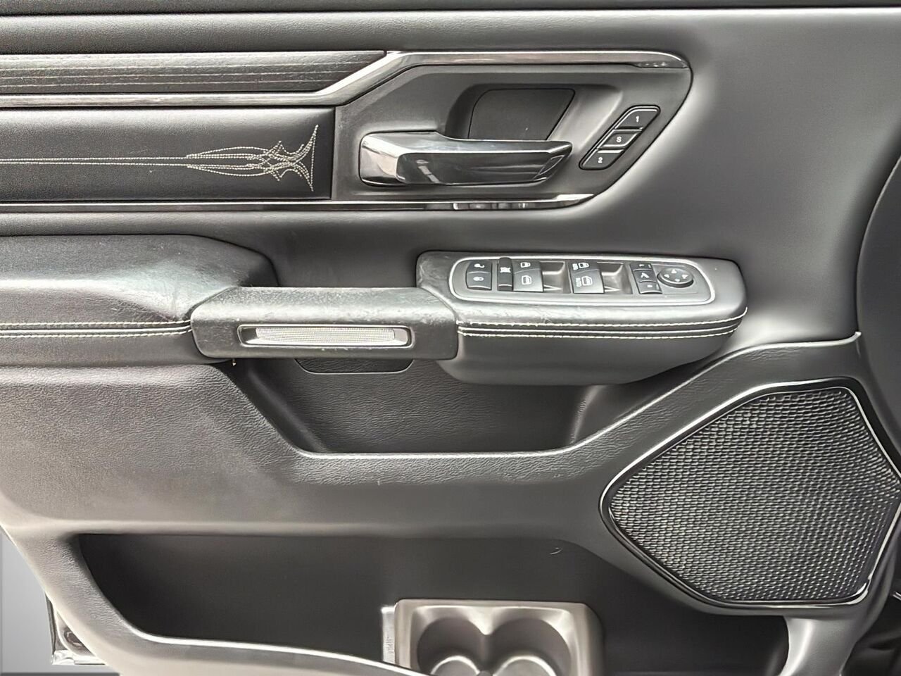 2022 RAM 1500 LIMITED Black Saint-Hyacinthe - photo #10