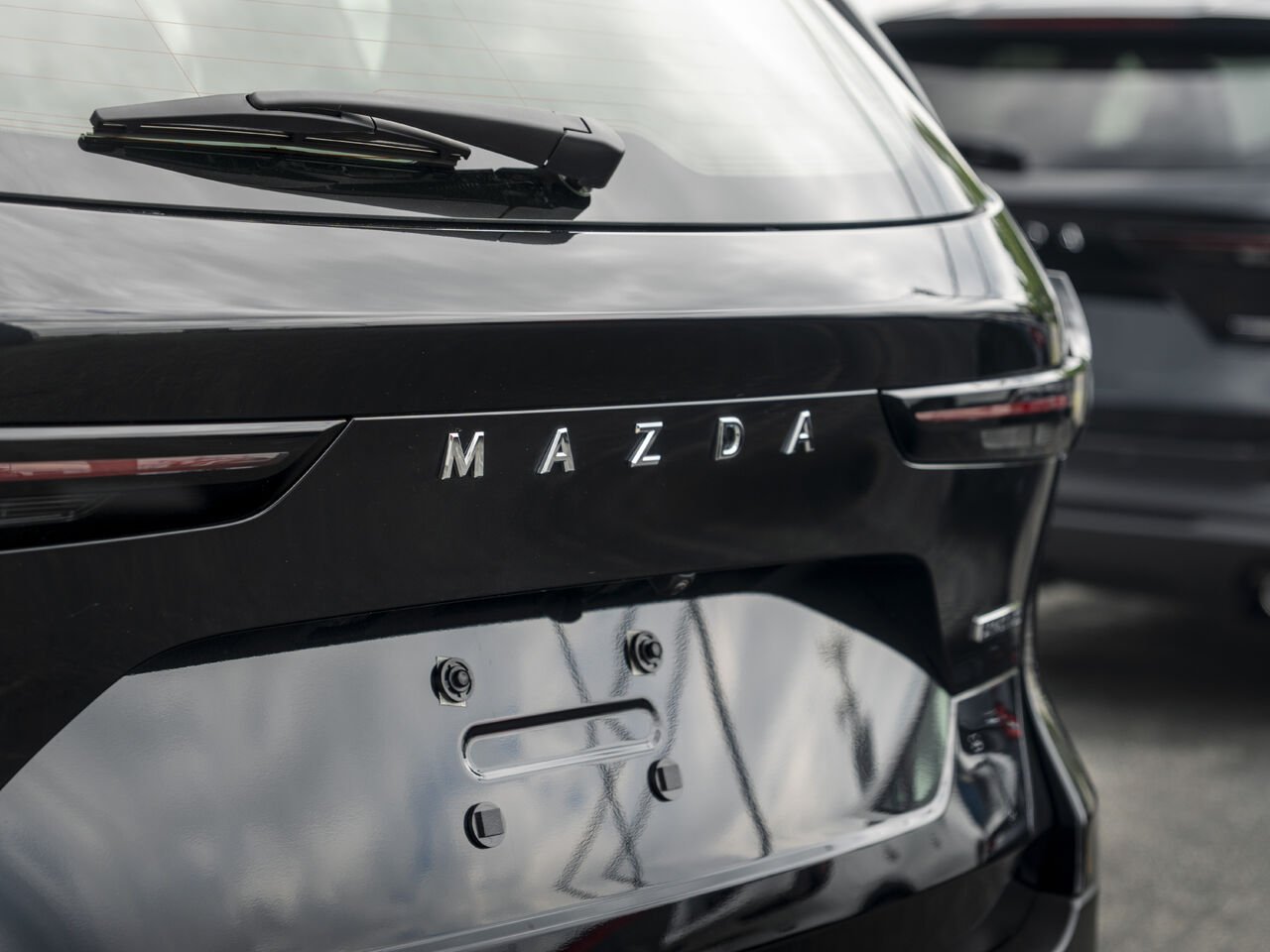 2026 MAZDA CX-5 Jet Black Mica Val-d'Or - photo #4