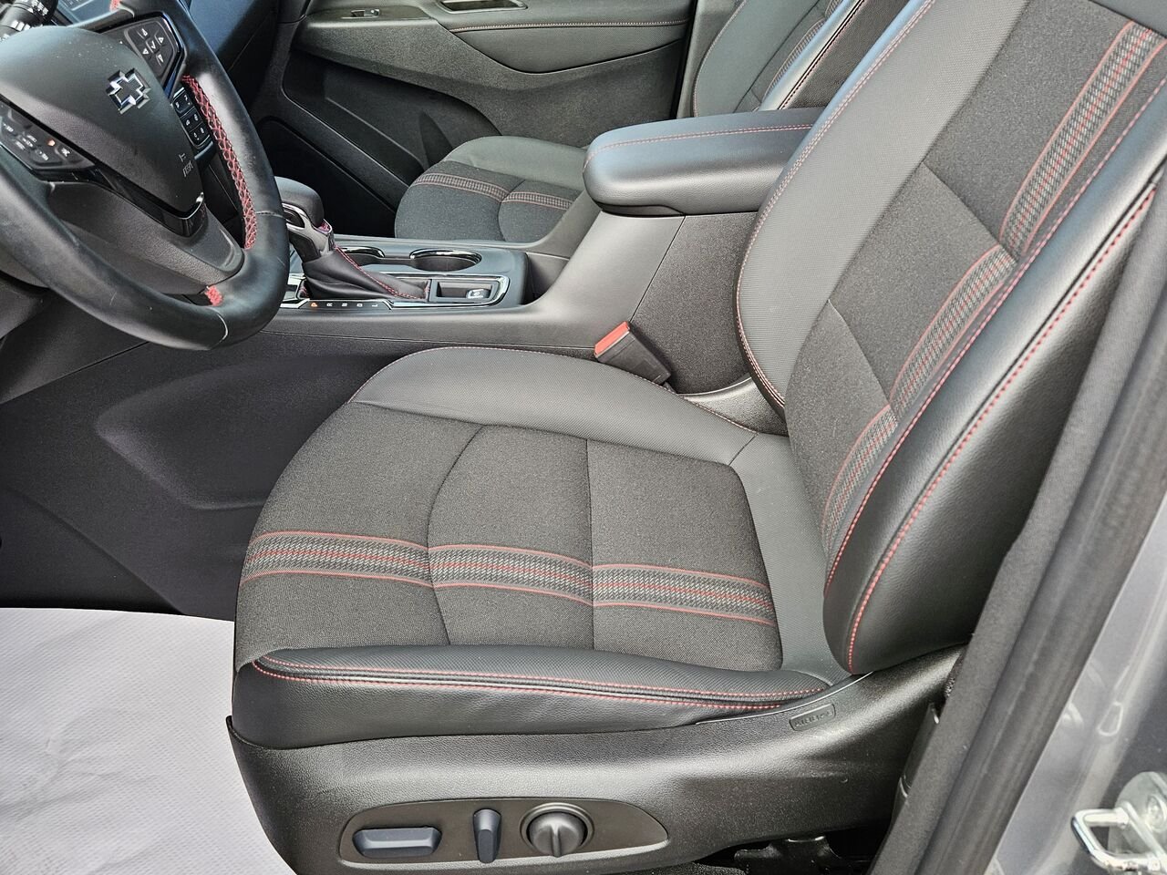 2023 Chevrolet Equinox RS 4 portes TI Grey Thetford Mines - photo #14