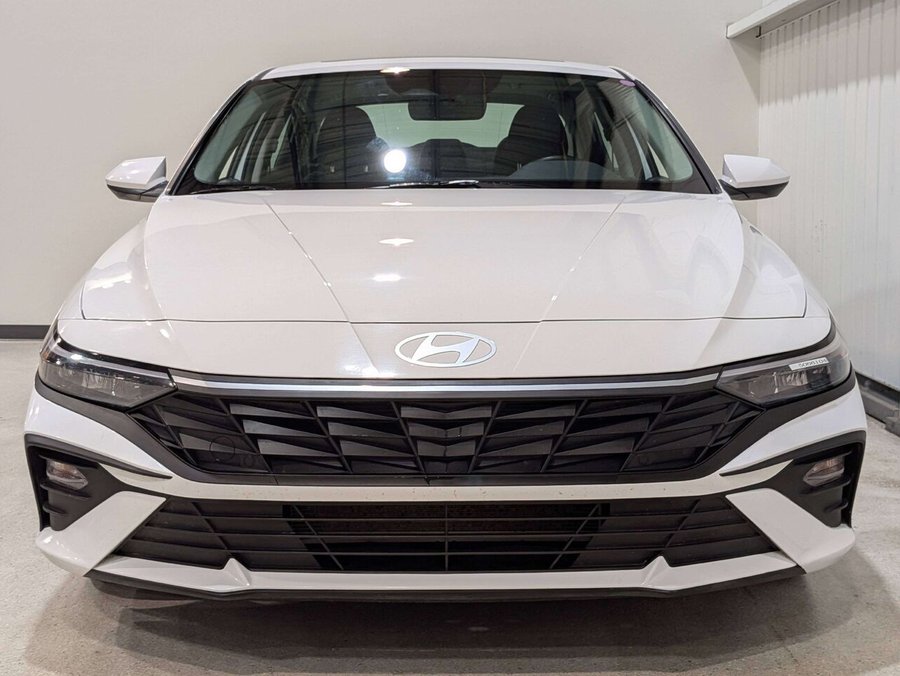 Hyundai Elantra Preferred IVT w/Tech Pkg 2025 Blanc