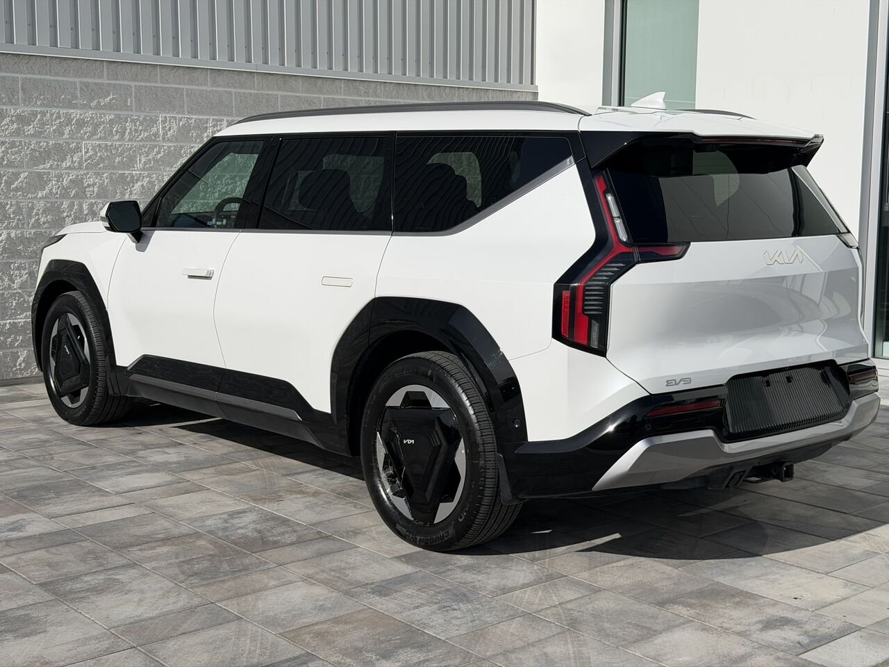 2025 Kia EV9 Land AWD White Laval - photo #14