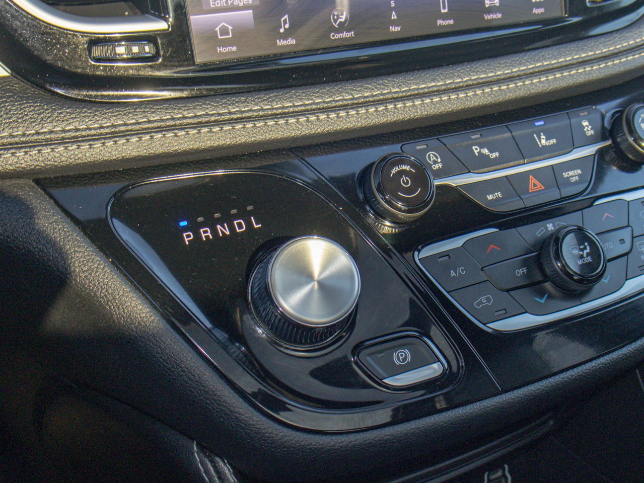 2025 Chrysler Pacifica Limited FWD Blue Sherwood Park - photo #27