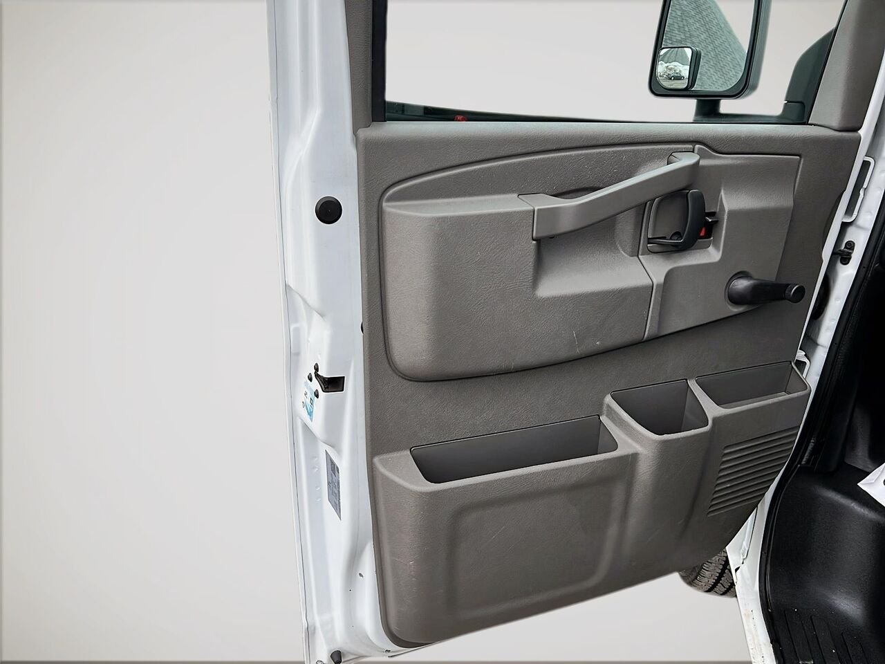 GMC Fourgonnette commerciale Savana 2023 Blanc Québec - photo #28