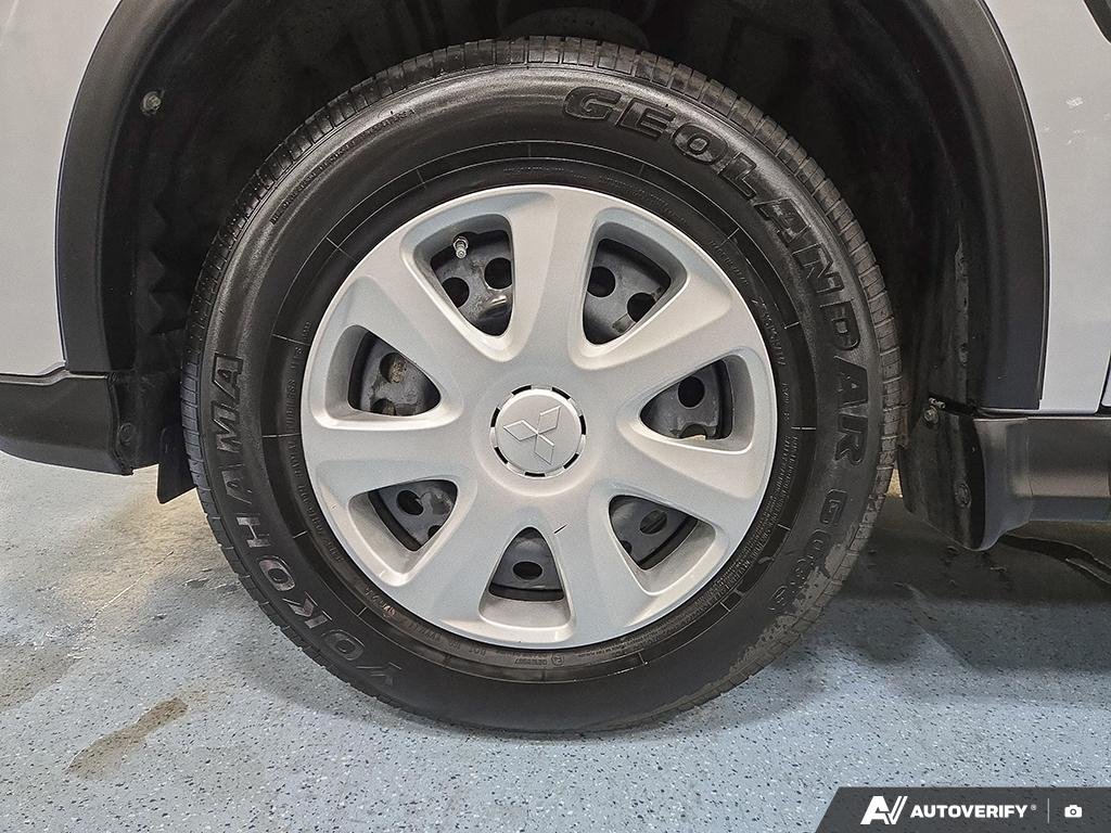 2025 Mitsubishi RVR 2602191A | ES White Edmonton - photo #5