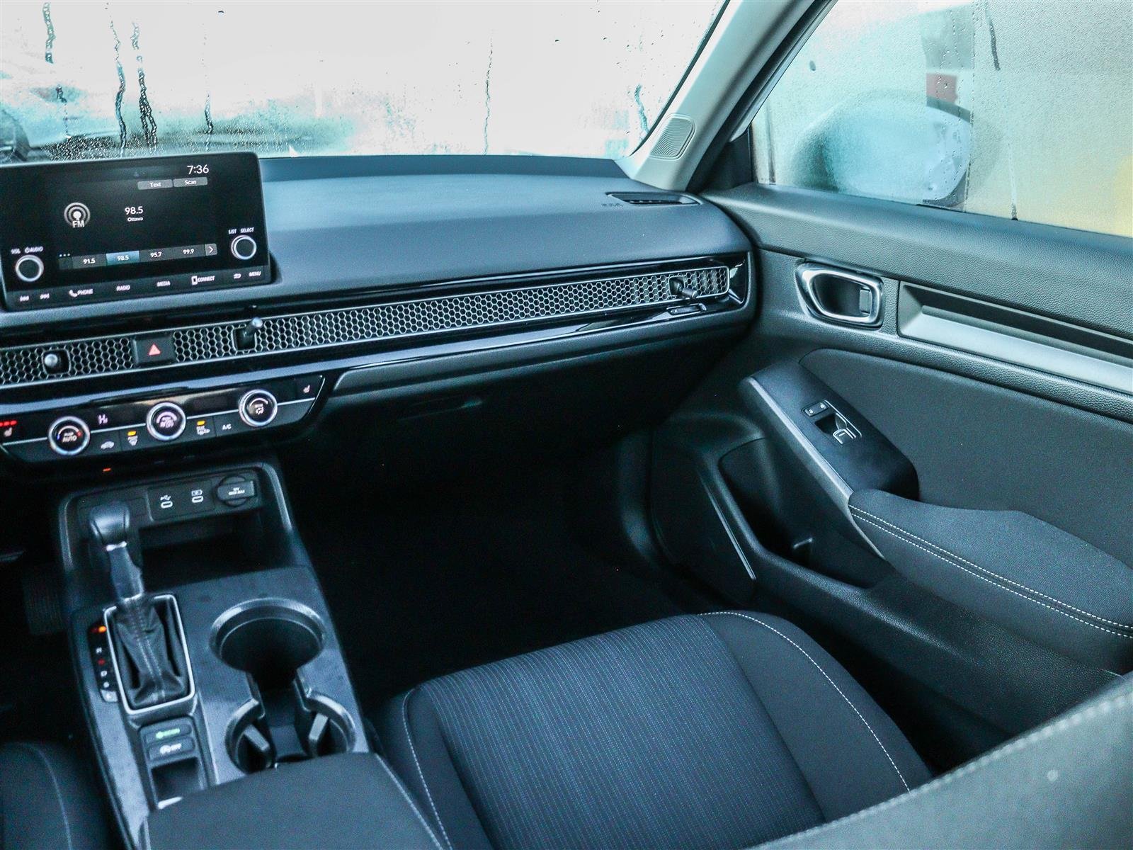 2025 Honda Civic Sedan LX Ottawa & Gatineau - photo #12