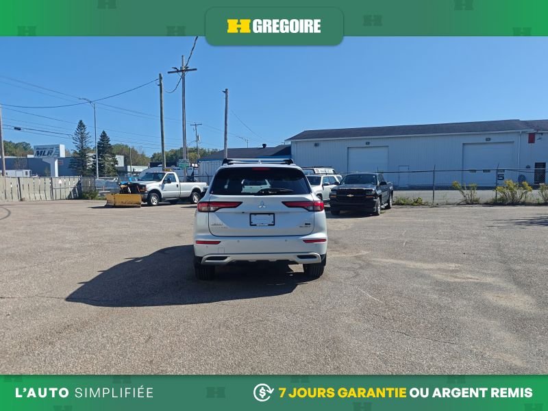 2024 Mitsubishi Outlander White Saint-Eustache - photo #7