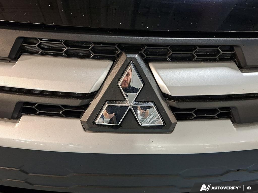 2026 Mitsubishi RVR 264048 | ES Black Edmonton - photo #8