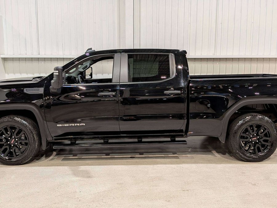 2024 GMC Sierra 1500 4WD Crew Cab 157" Pro Black