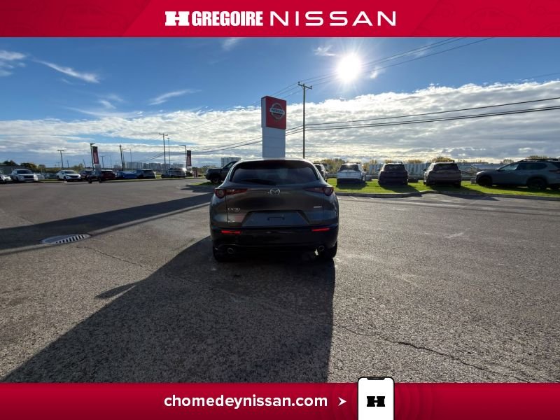 2022 Mazda CX-30 Grey Laval - photo #8