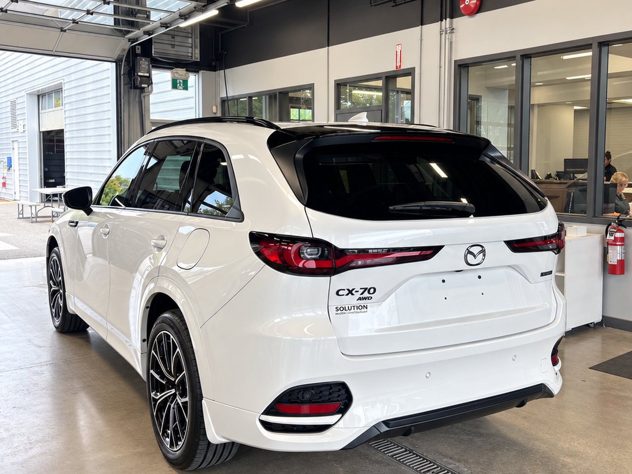 MAZDA CX-70 hybride rechargeable GT 2026 Blanc rhodium métallisé Châteauguay - photo #4