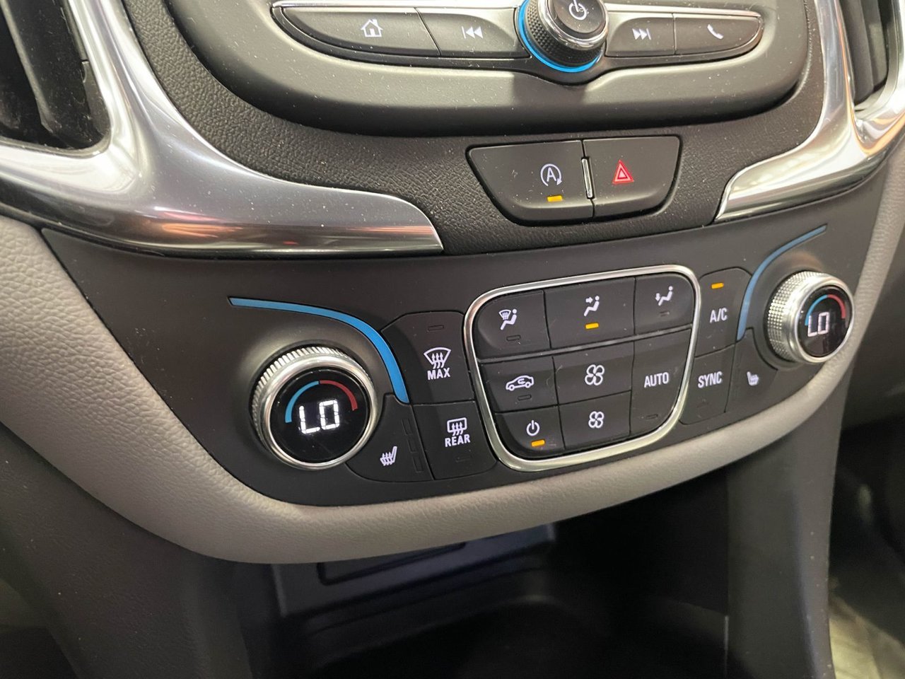 Chevrolet Equinox LT AWD *SIÈGES CHAUF* HAYON ELECT CARPLAY WIFI USB 2022 Blanc Saint-Jérôme - photo #11