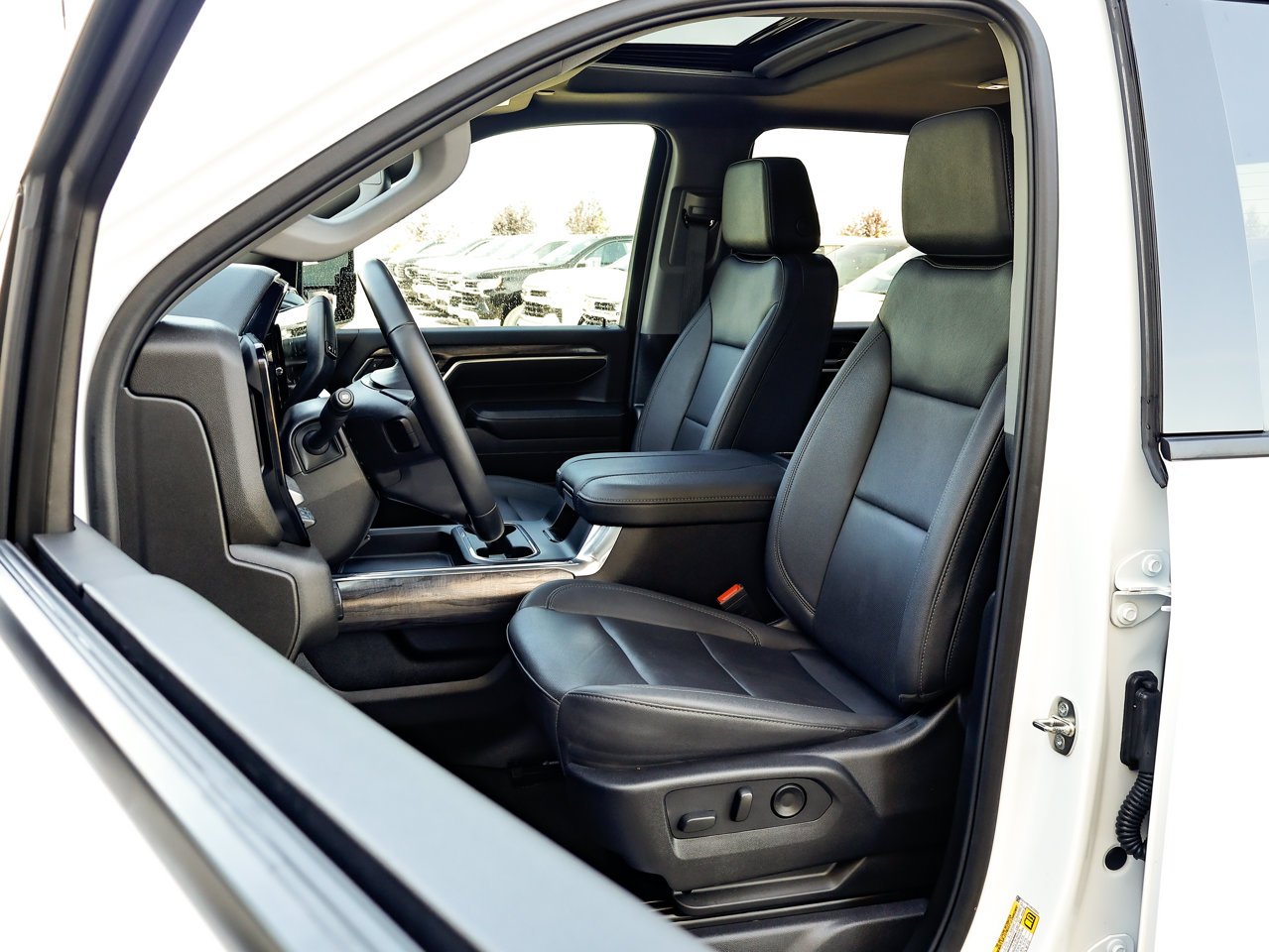 2024 Chevrolet Silverado 2500HD 4WD Crew Cab 159 LTZ White Sherwood Park - photo #16