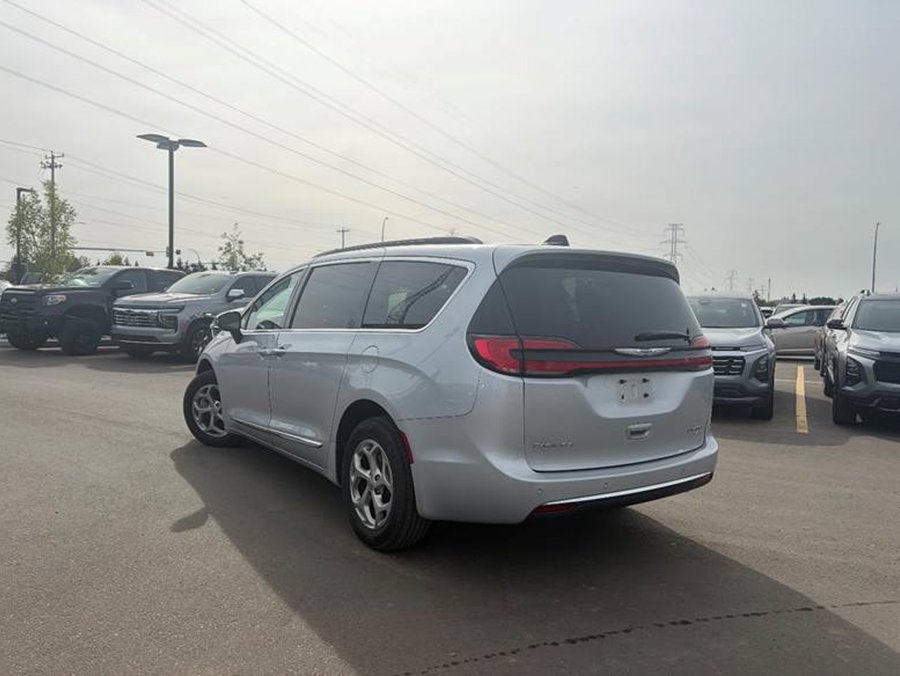 2023 Chrysler Pacifica Limited AWD 3.6L 7 Passenger | Panoramic Sunroof Grey