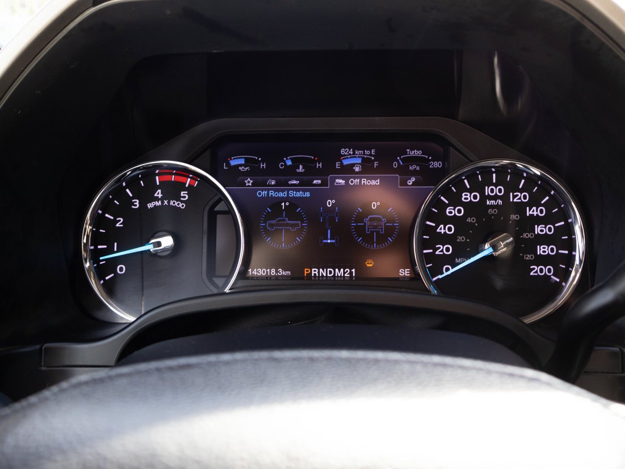 2019 Ford Super Duty F-350 SRW LARIAT 4WD Crew Cab 6.75' Box Black Sherwood Park - photo #19